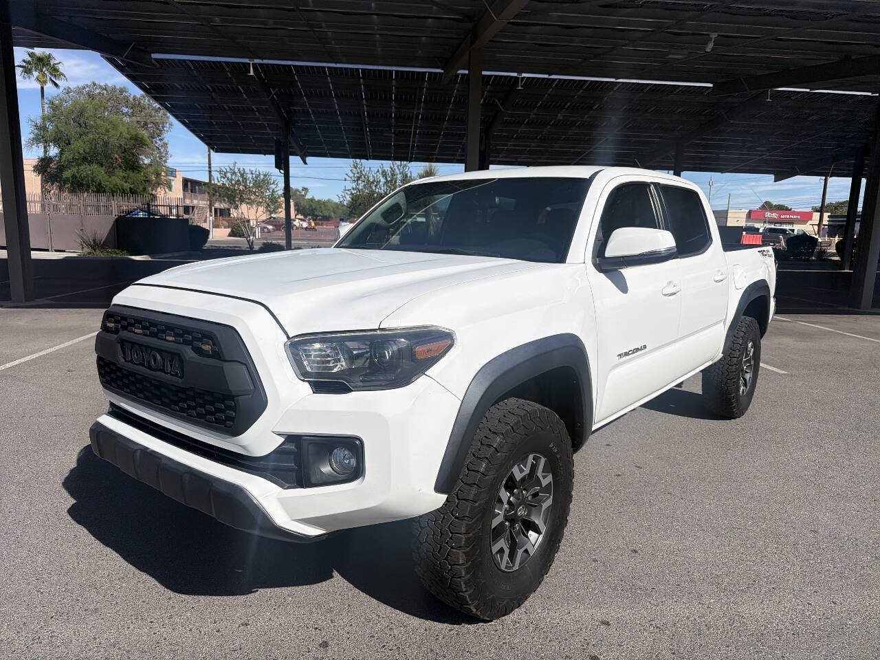 Used 2016 Toyota Tacoma TRD Off-Road w/ Towing Package RWD image 2