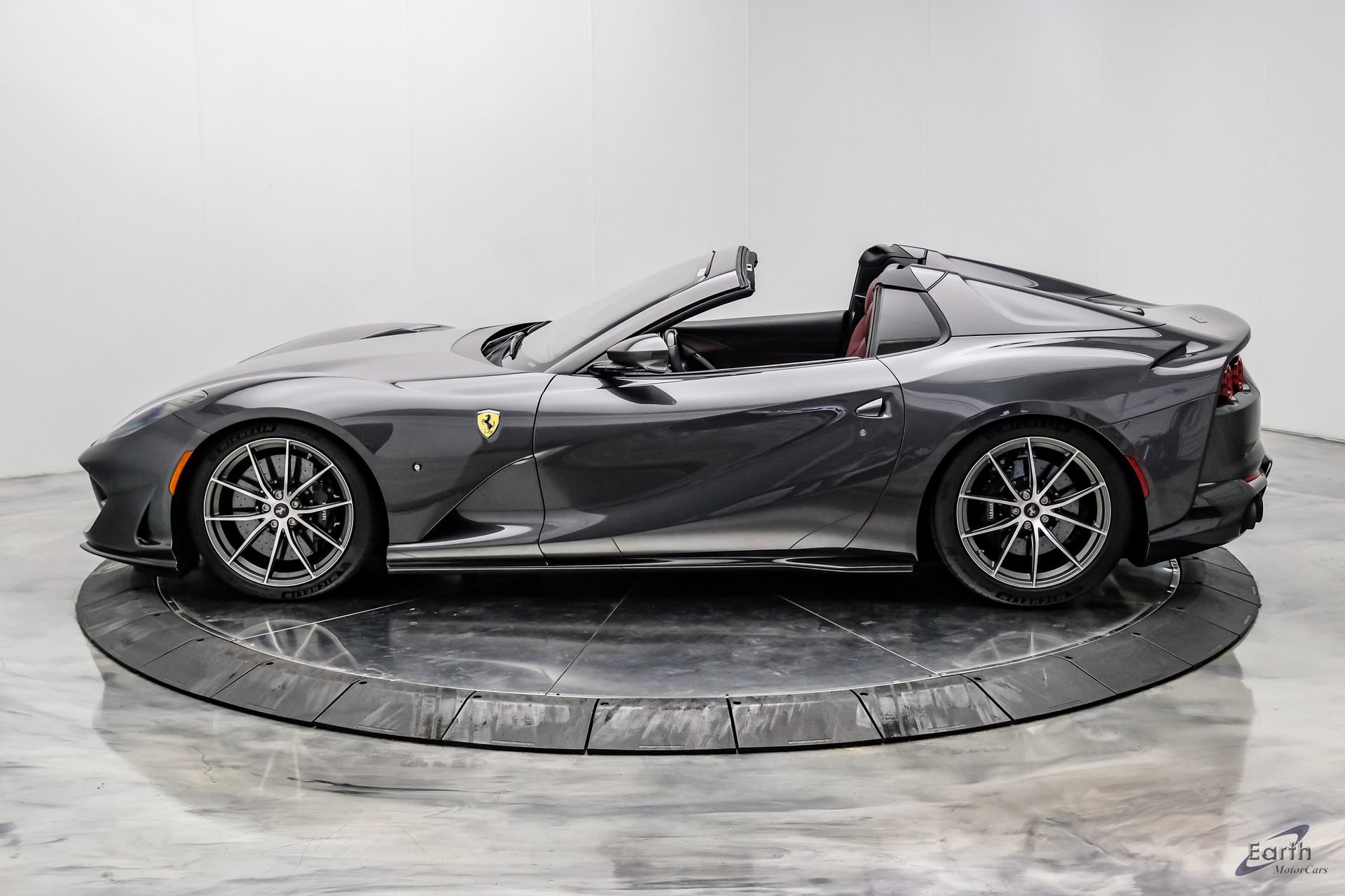Used 2023 Ferrari 812 GTS RWD image 9