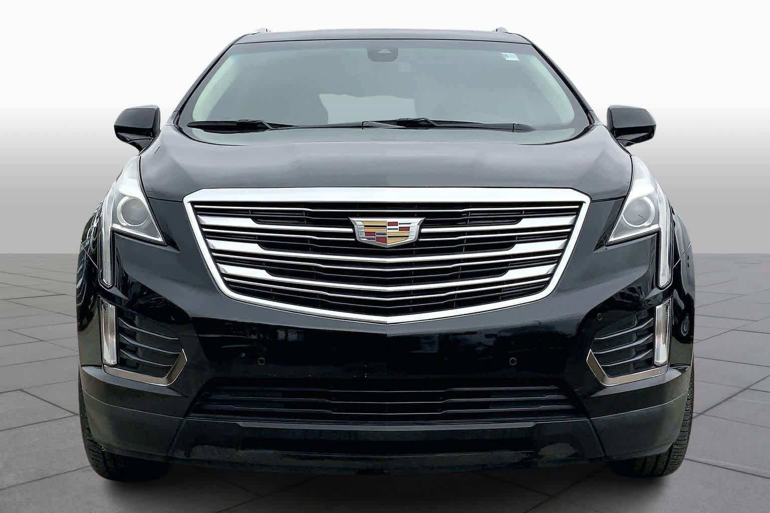 Used 2018 Cadillac XT5 Luxury w/ Driver Awareness Package FWD image 4