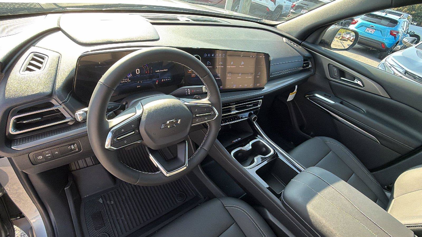 New 2027 Chevrolet Traverse LT w/ Midnight/Sport Edition FWD image 3