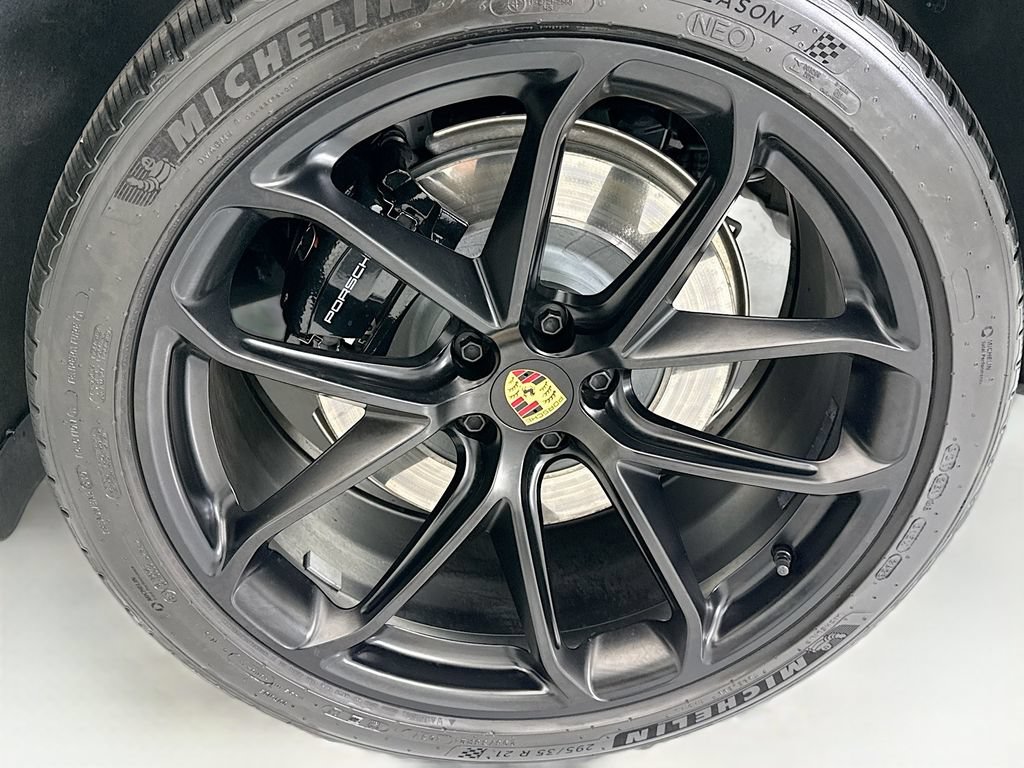 Used 2024 Porsche Macan GTS AWD/4WD image 30