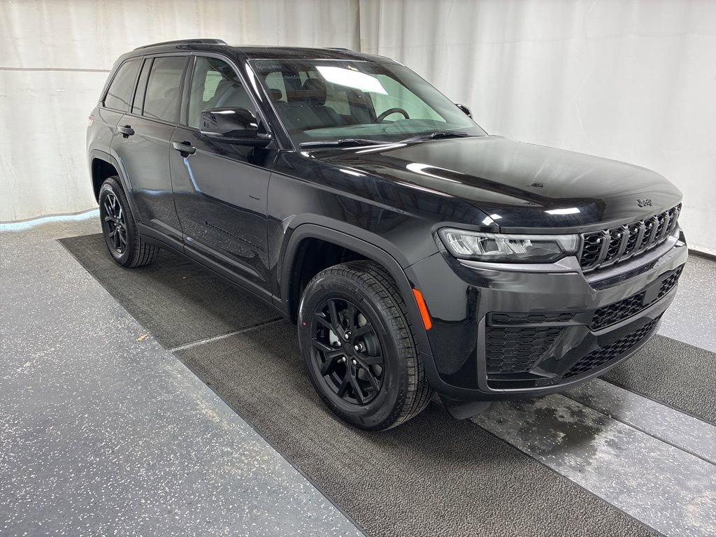 New 2026 Jeep Grand Cherokee Altitude AWD/4WD image 3
