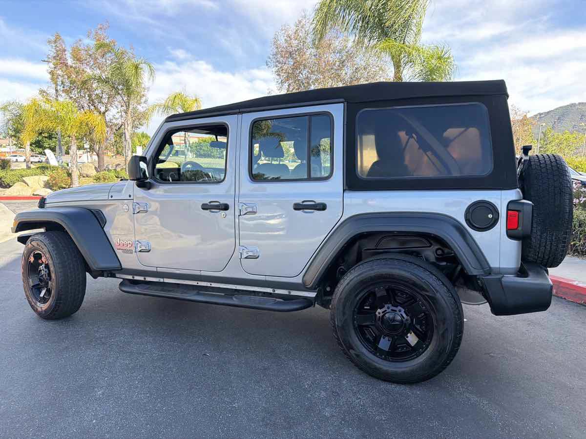 Used 2018 Jeep Wrangler Unlimited Sport AWD/4WD image 14