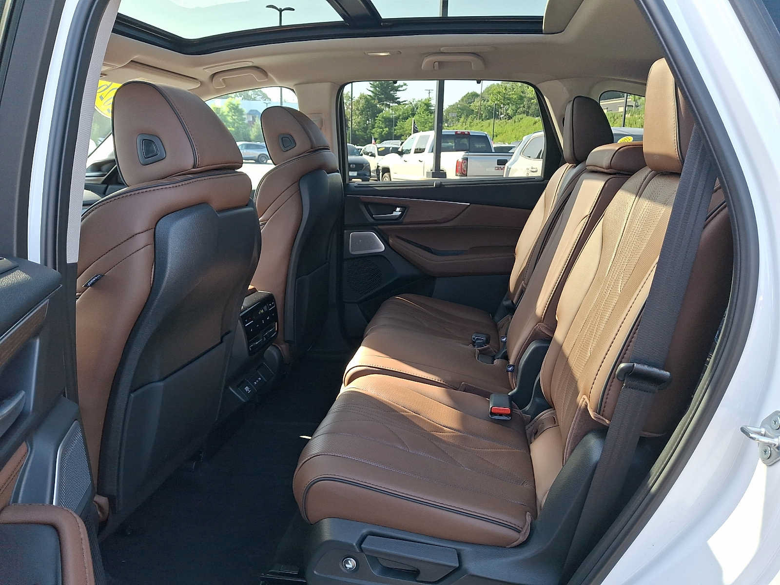 Certified 2026 Acura MDX w/ Advance Package AWD/4WD image 10