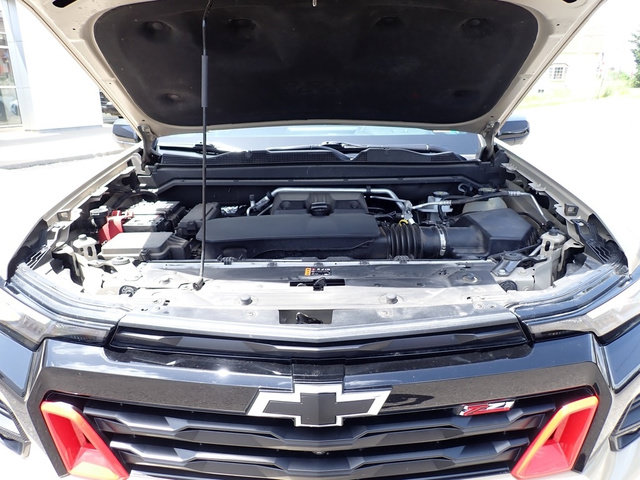 Used 2023 Chevrolet Colorado Z71 w/ Z71 Convenience Package 2 AWD/4WD image 14