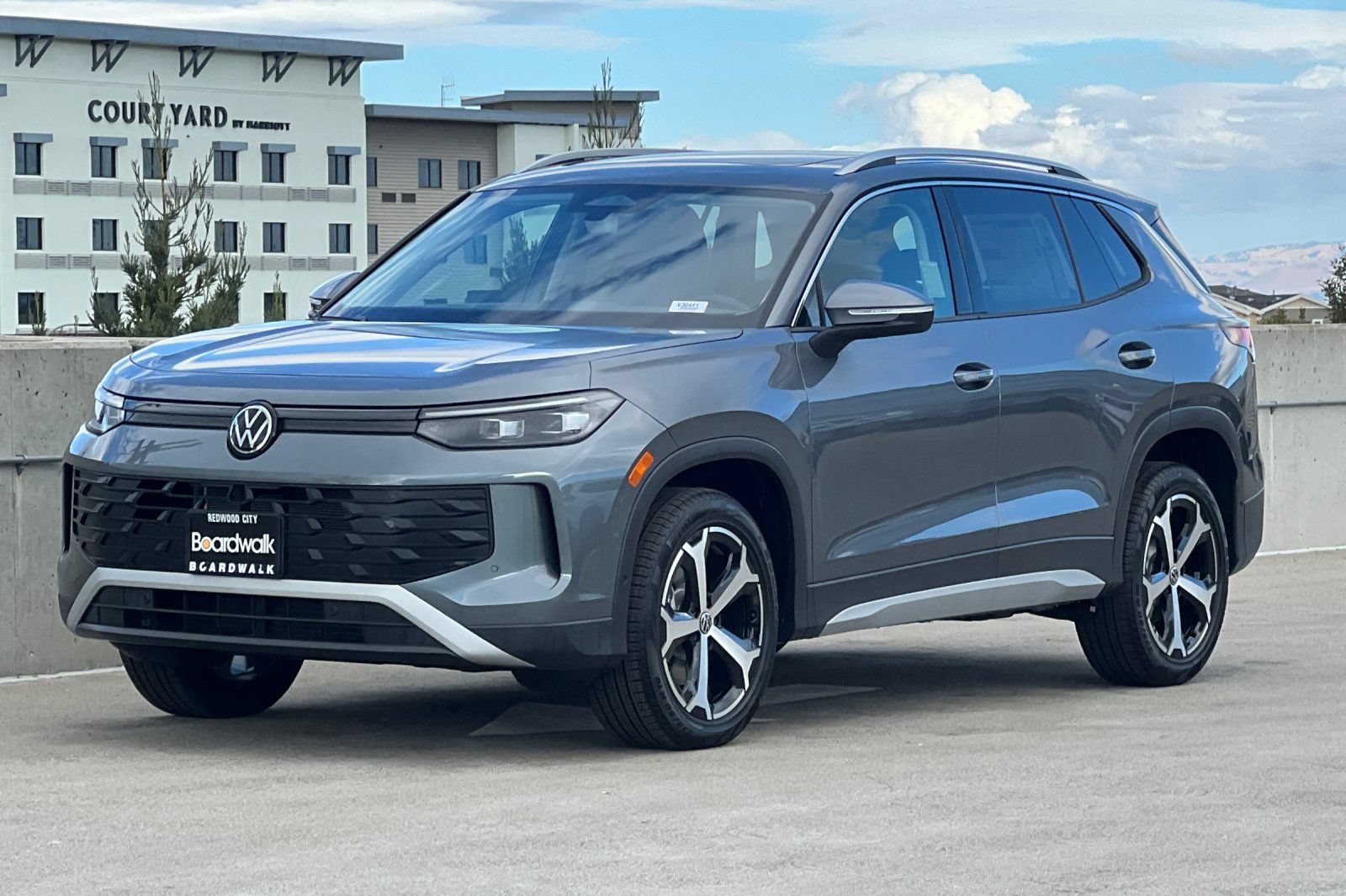 New 2026 Volkswagen Tiguan SE AWD/4WD image 8