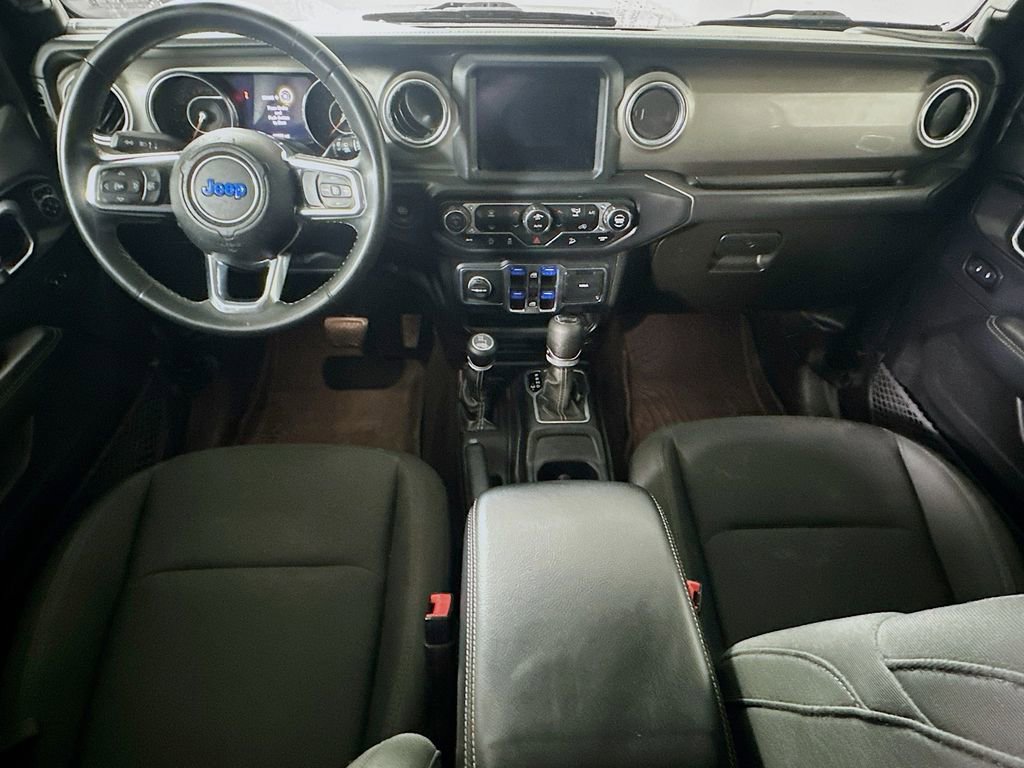 Used 2018 Jeep Wrangler Unlimited Sahara AWD/4WD image 16
