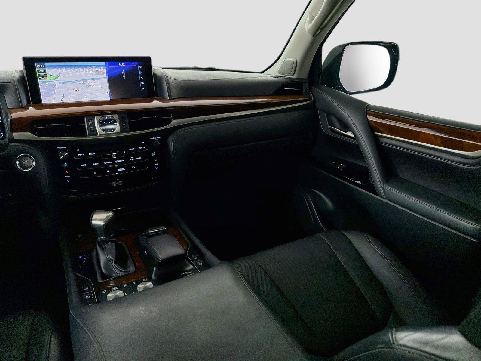Used 2016 Lexus LX 570 4WD w/ Luxury Package image 24