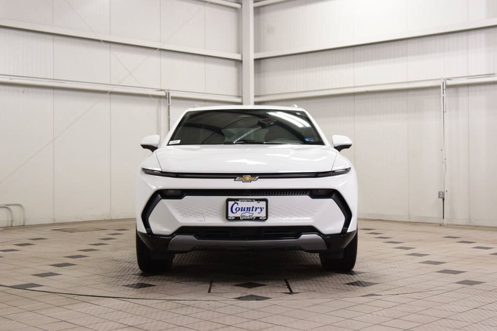 New 2026 Chevrolet Equinox EV LT w/ Convenience Package II AWD/4WD image 2