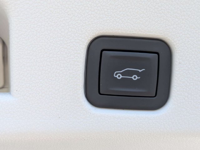 New 2027 Buick Enclave Avenir w/ LPO, Floor Liner Package AWD/4WD image 13