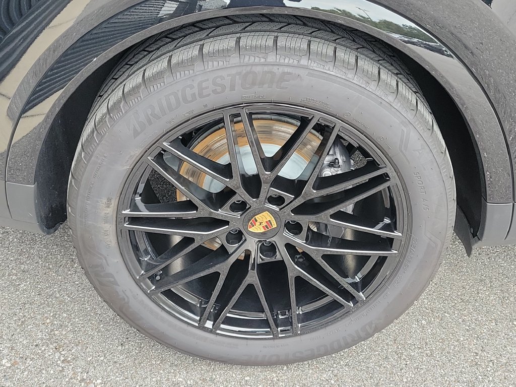 Certified 2026 Porsche Cayenne AWD/4WD image 14