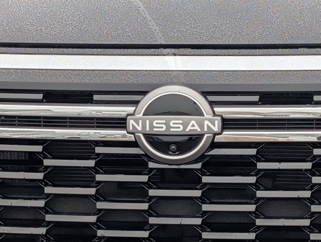 Used 2025 Nissan Armada Platinum image 14