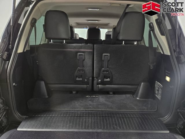 Used 2016 Lexus LX 570 4WD w/ Luxury Package image 28