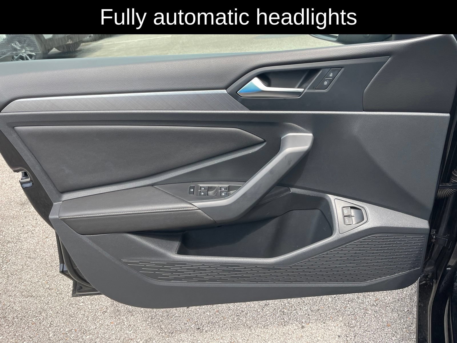 Used 2023 Volkswagen Jetta SE w/ Panoramic Sunroof Package FWD image 12