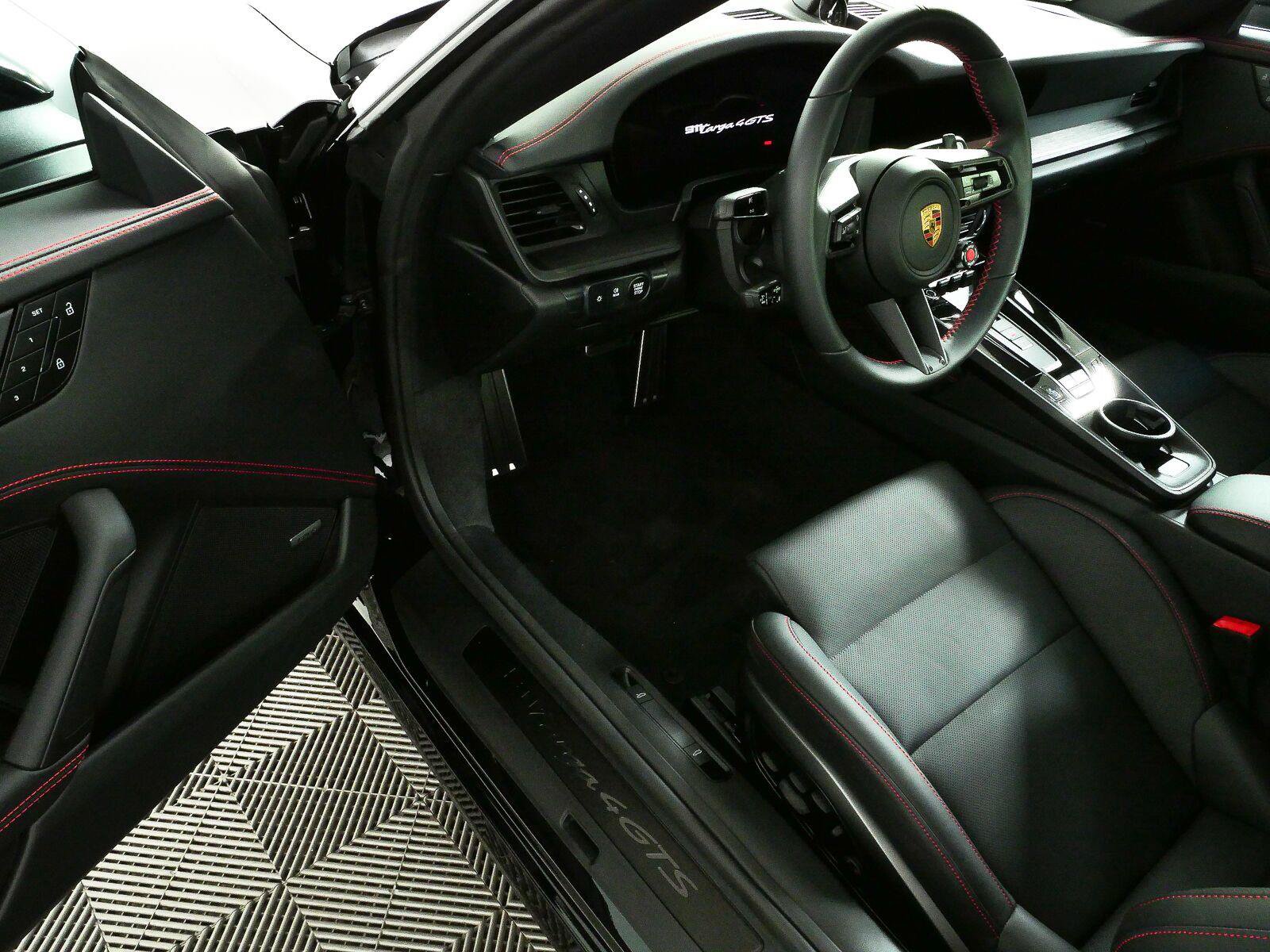 Used 2026 Porsche 911 Targa 4 GTS AWD/4WD image 8