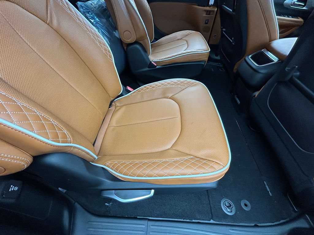 New 2026 Chrysler Pacifica Pinnacle FWD image 34