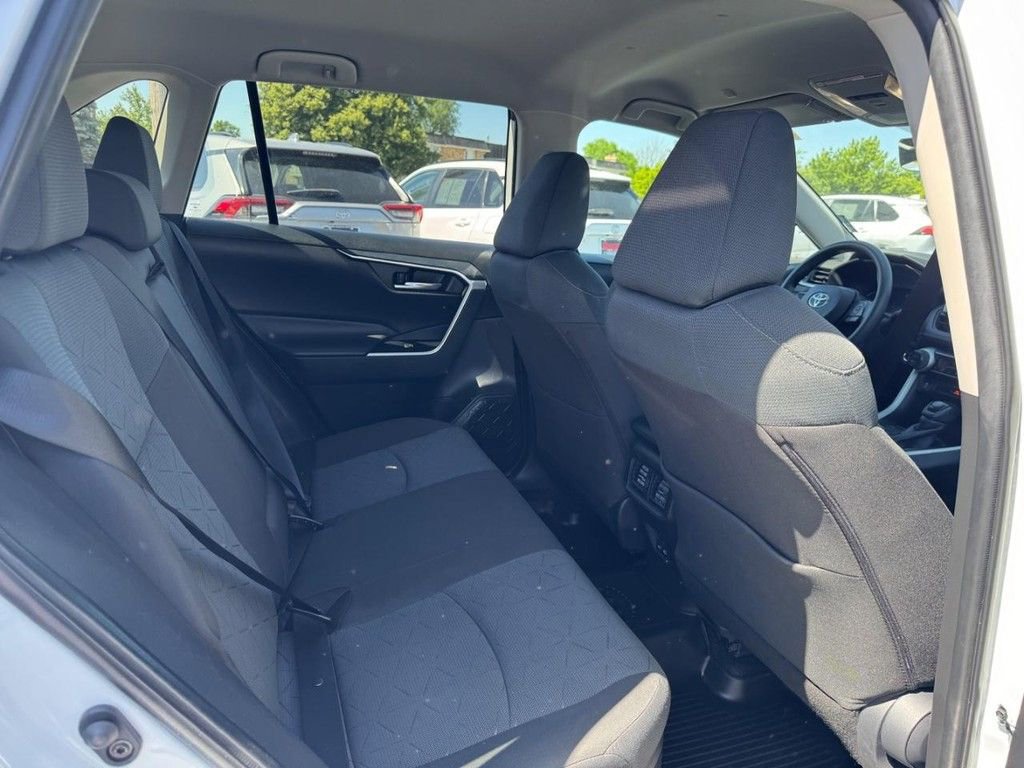 Used 2025 Toyota RAV4 XLE AWD/4WD image 10
