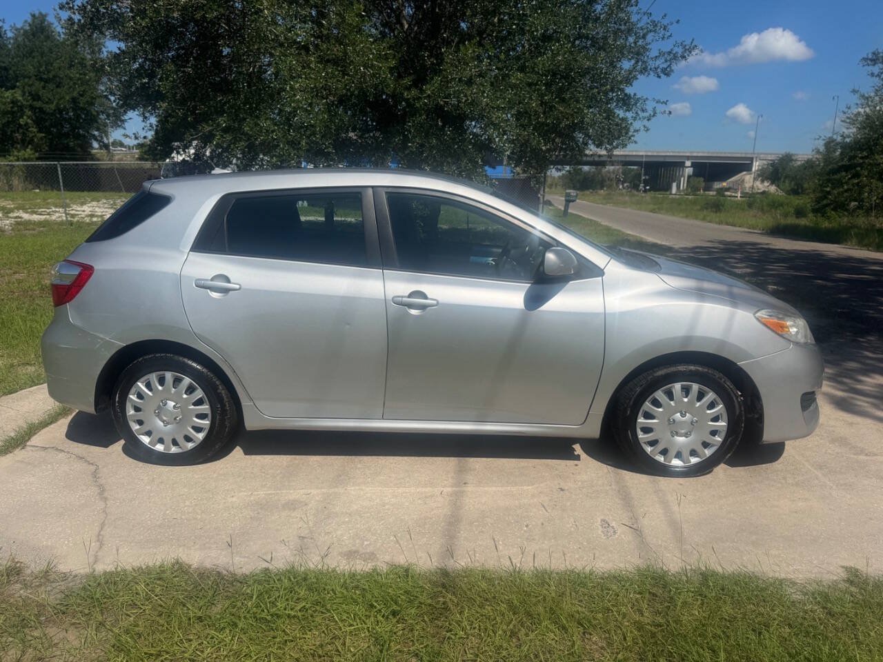 Used 2009 Toyota Matrix FWD image 7