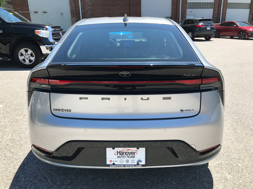 Used 2023 Toyota Prius XLE FWD image 6