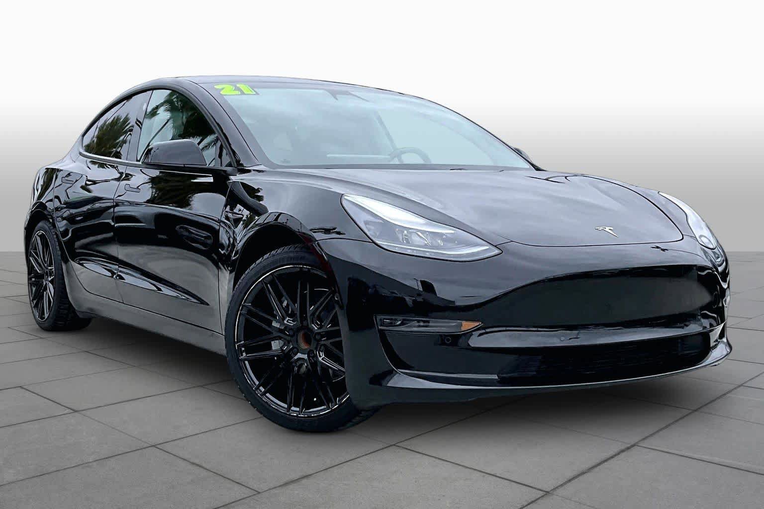 Used 2021 Tesla Model 3 Standard Range Plus RWD image 2