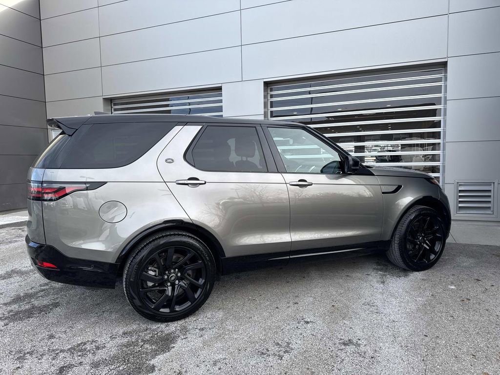 Certified 2025 Land Rover Discovery Dynamic SE AWD/4WD image 7