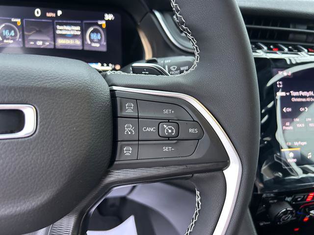 New 2025 Jeep Grand Cherokee Altitude image 15