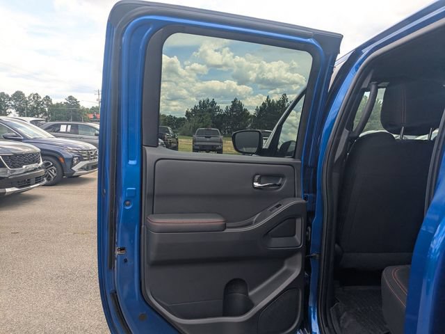 Used 2025 Nissan Frontier PRO-4X AWD/4WD image 23