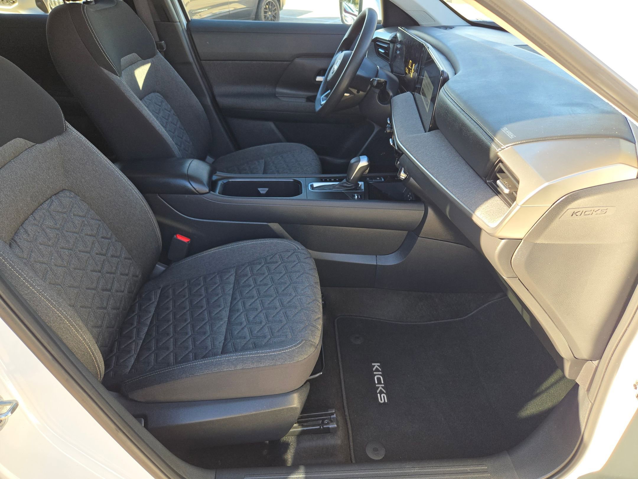 Certified 2025 Nissan Kicks SV w/ Illumination Package image 26