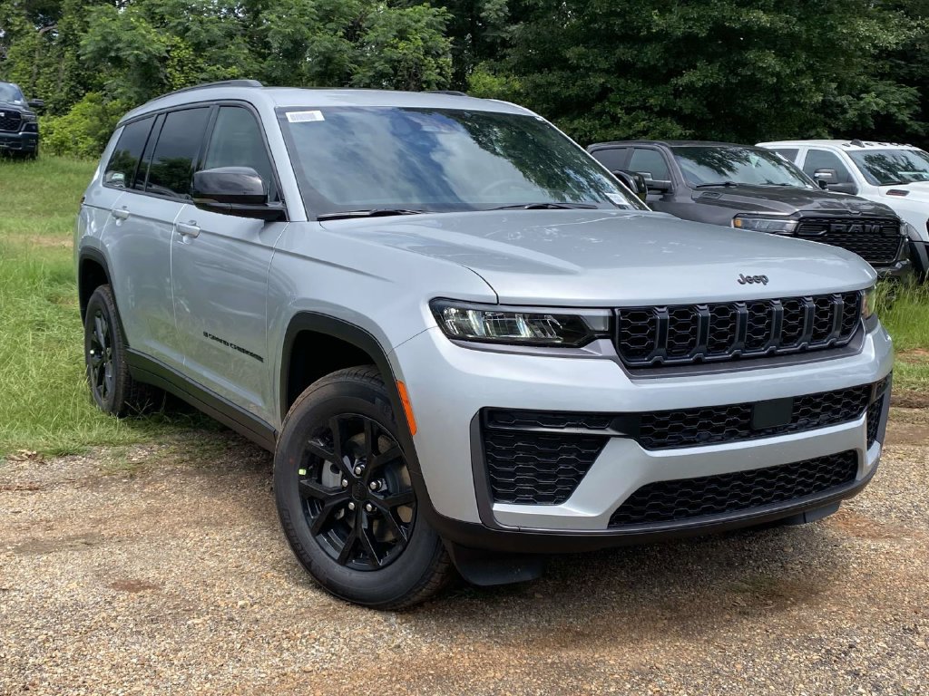 New 2026 Jeep Grand Cherokee L 2WD image 30