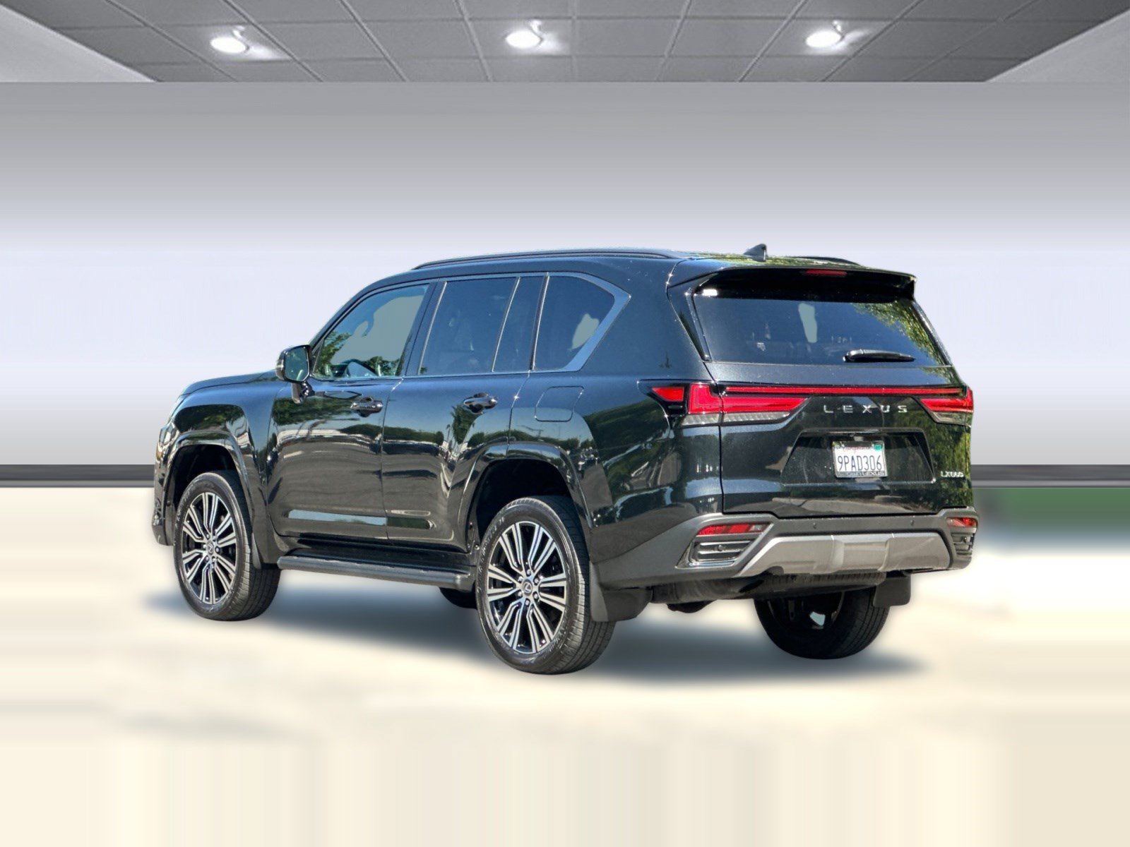 Certified 2024 Lexus LX 600 4WD w/ Appearance Package image 3