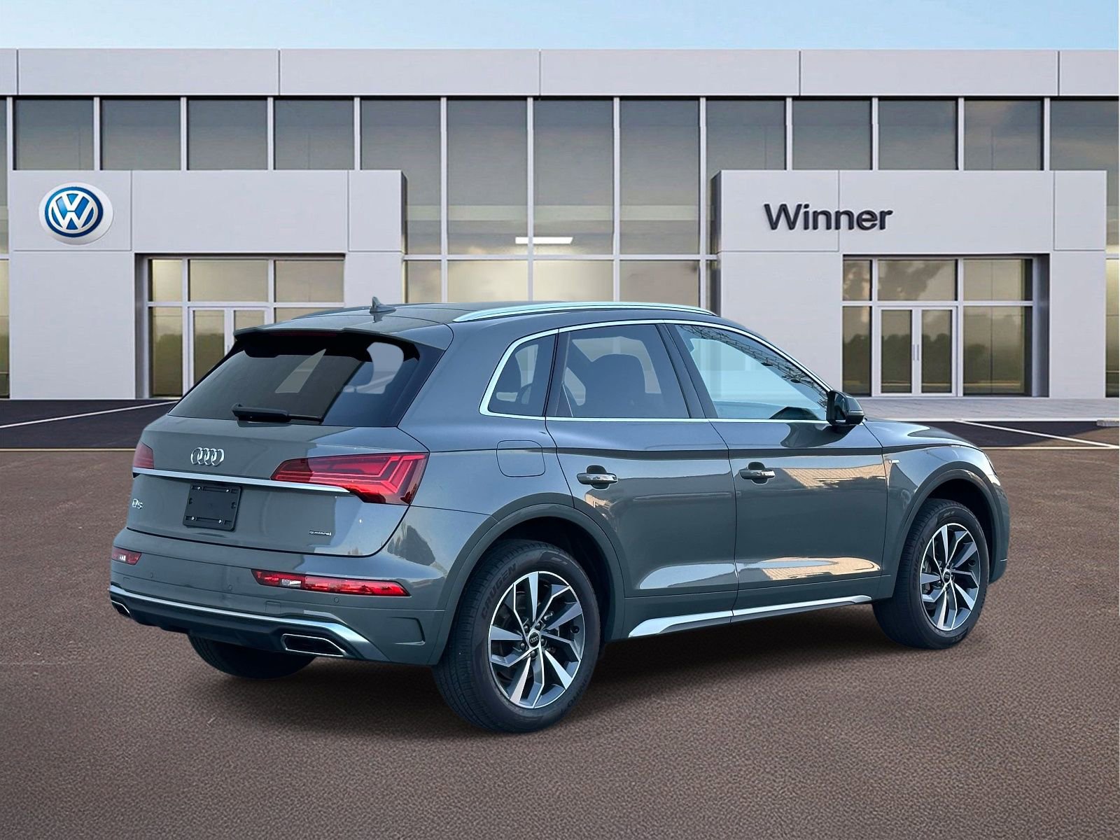 Used 2023 Audi Q5 2.0T Premium w/ Convenience Package image 5