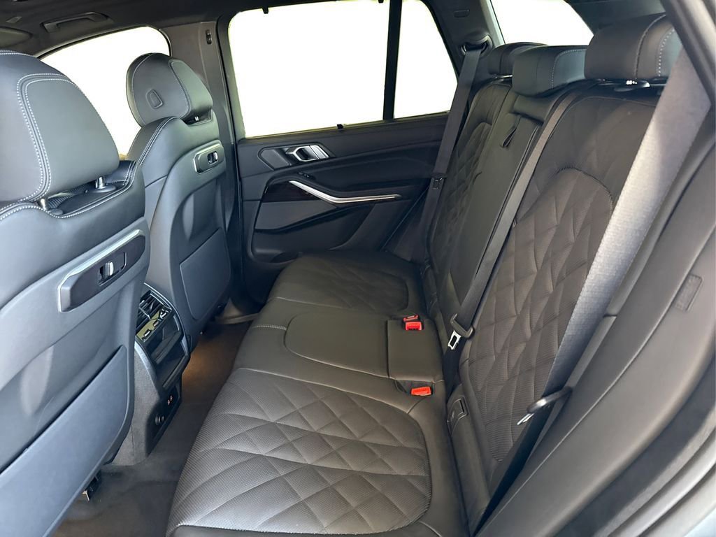 New 2026 BMW X5 xDrive50e w/ Executive Package image 10