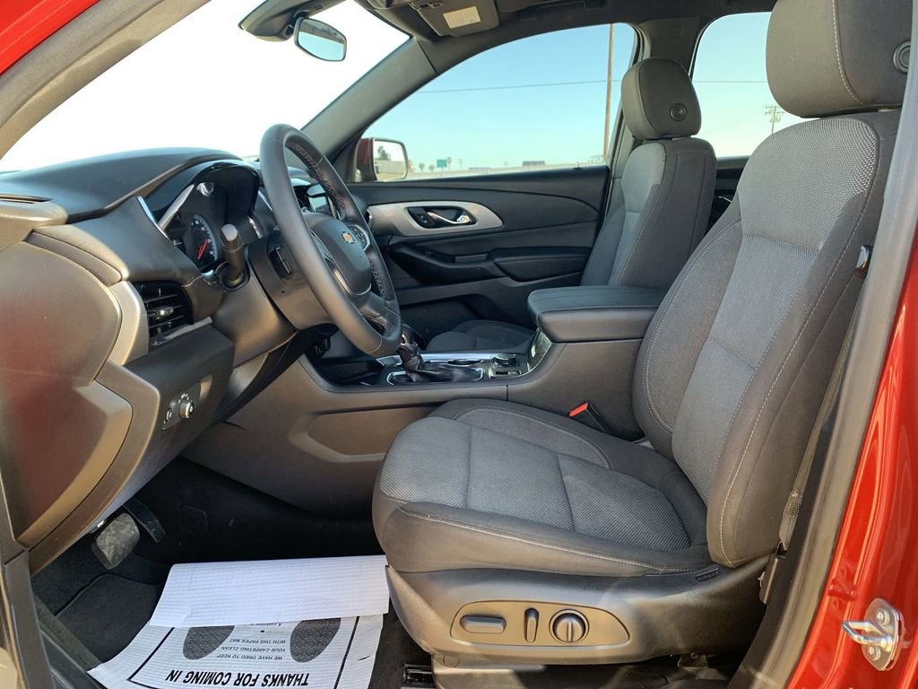 Used 2023 Chevrolet Traverse LT FWD image 17