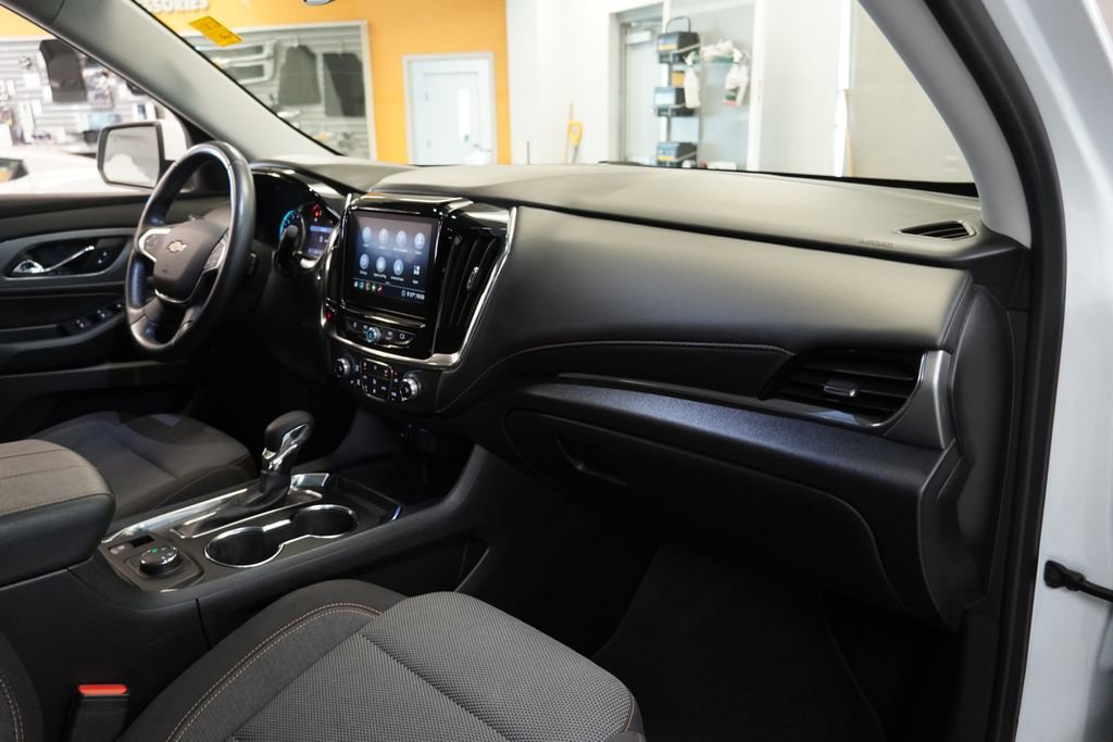 Used 2021 Chevrolet Traverse LT image 39