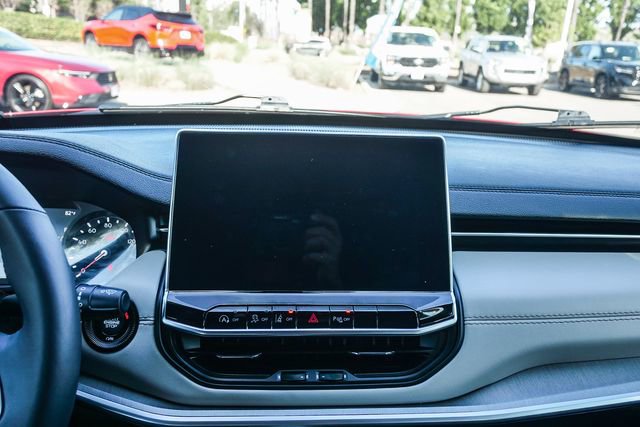 Used 2025 Jeep Compass Limited image 15