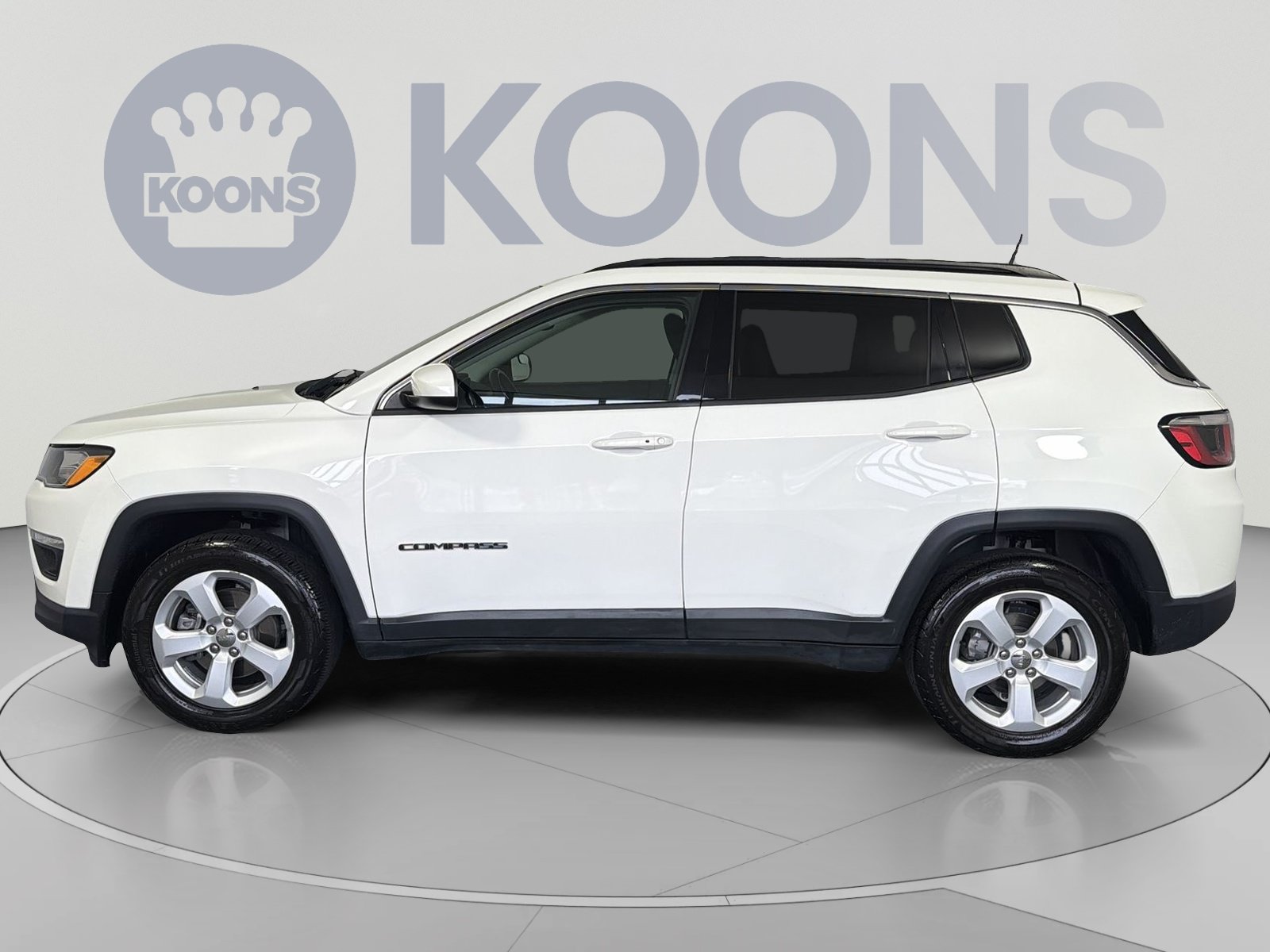 Used 2018 Jeep Compass Latitude w/ Popular Equipment Group AWD/4WD image 2