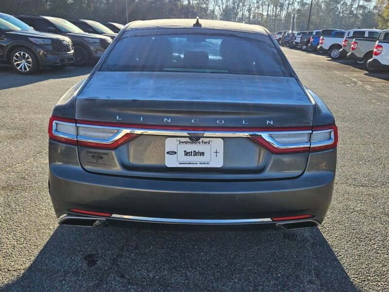 Used 2018 Lincoln Continental Premiere image 9