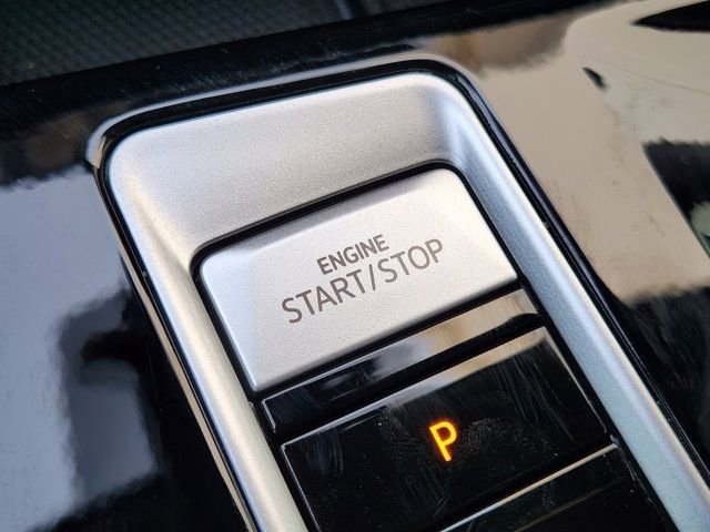 Used 2024 Volkswagen Atlas Cross Sport SEL R-Line image 8