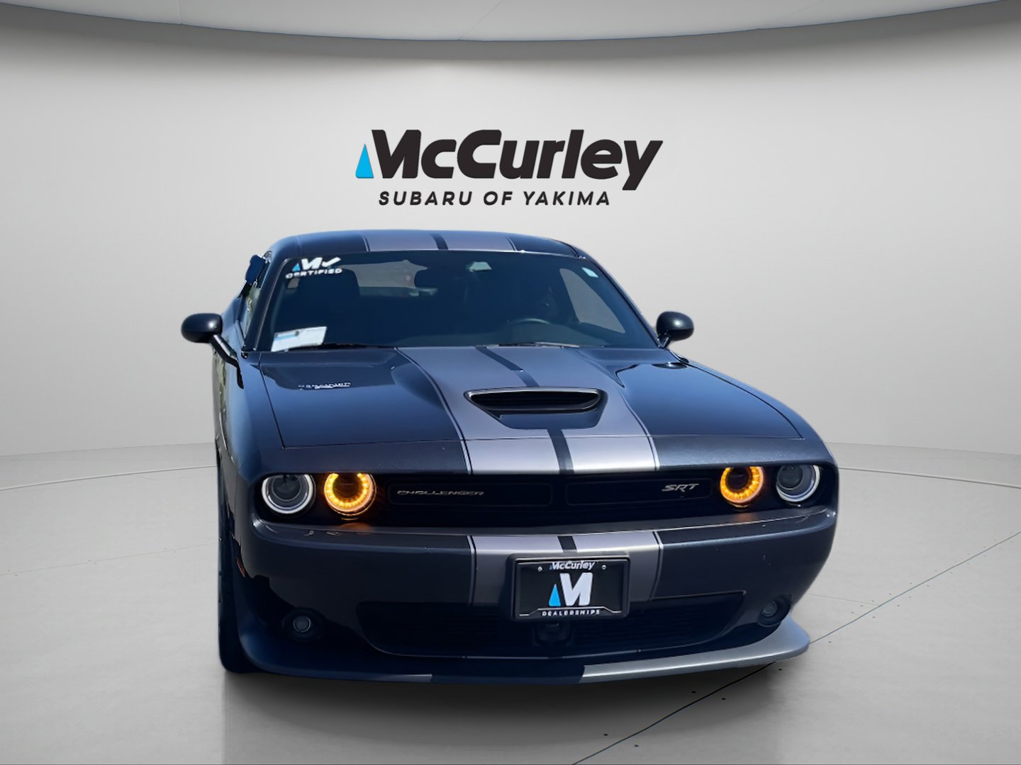 Used 2016 Dodge Challenger SRT w/ Technology Group RWD image 9