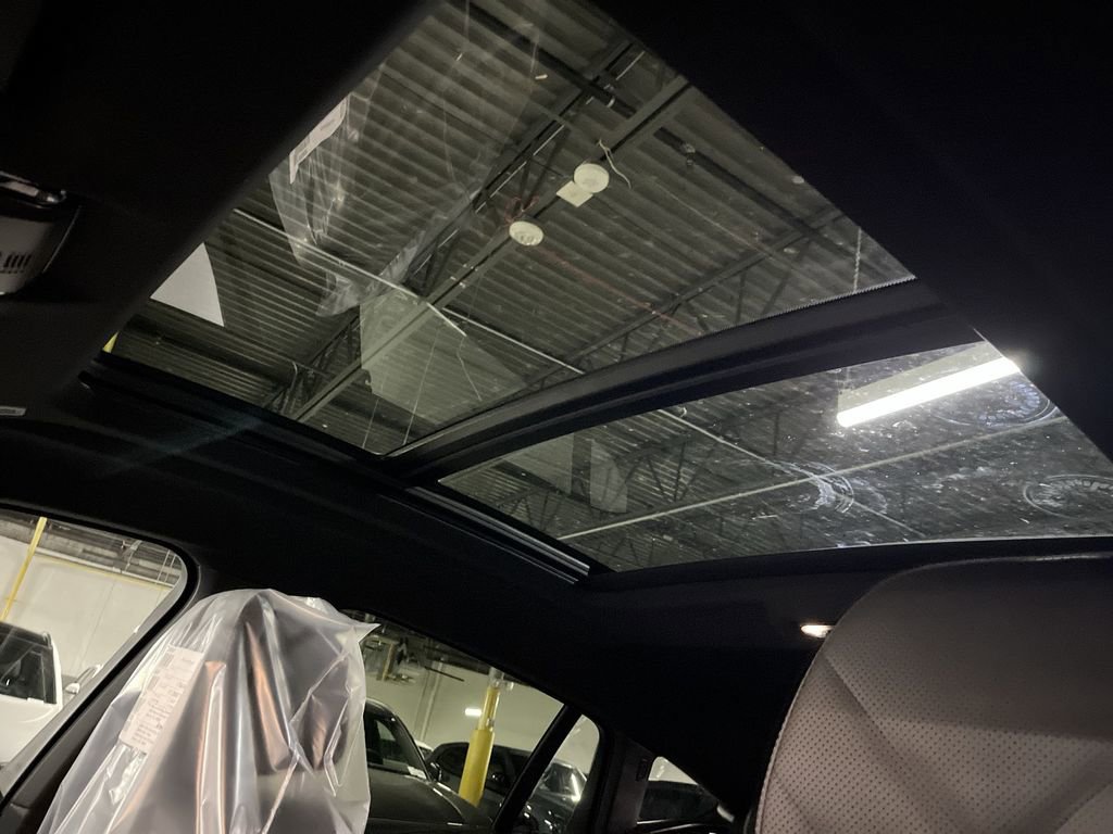 New 2026 BMW X6 xDrive40i w/ Climate Comfort Package image 22