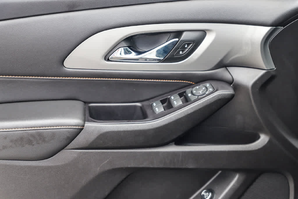 Used 2019 Chevrolet Traverse LT FWD image 21