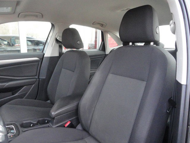 Used 2019 Volkswagen Jetta R-Line image 10