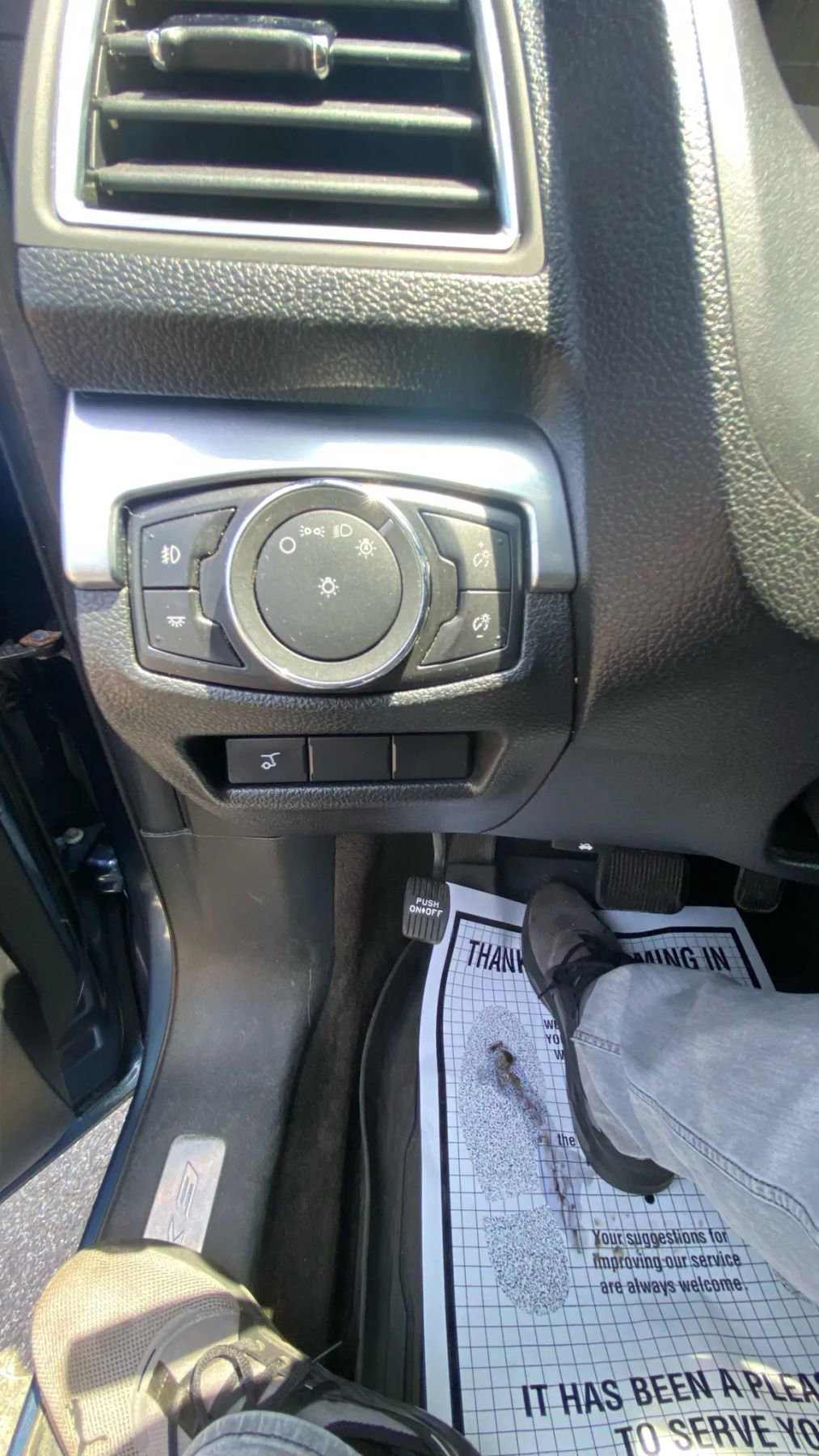 Used 2018 Ford Explorer Limited image 27