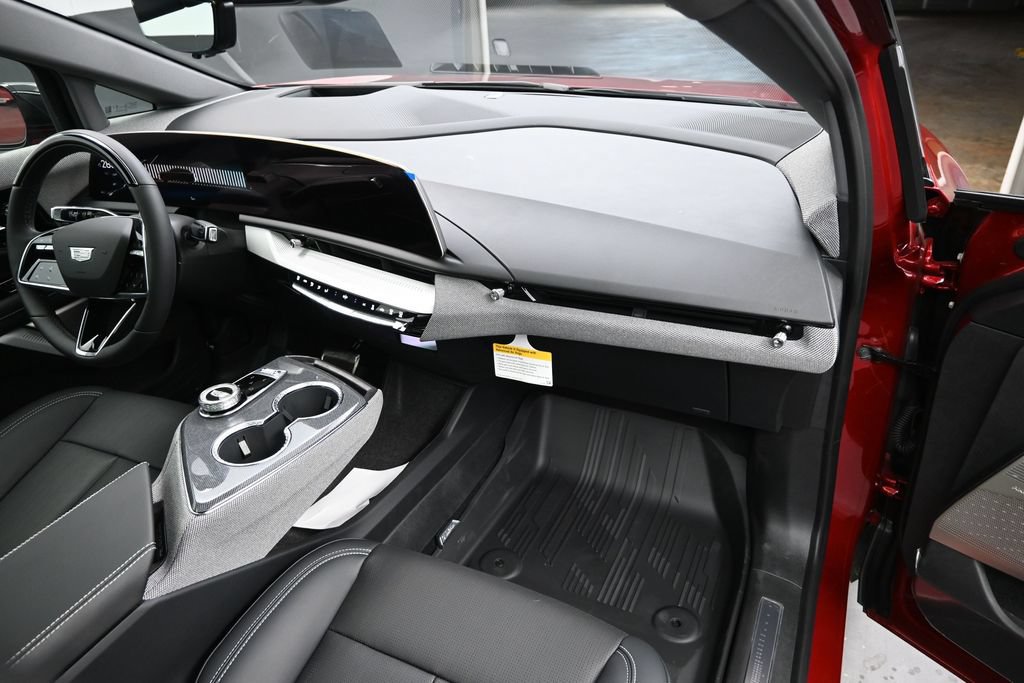 New 2027 Cadillac Optiq Premium Luxury w/ LPO, Floor Liner Package AWD/4WD image 22