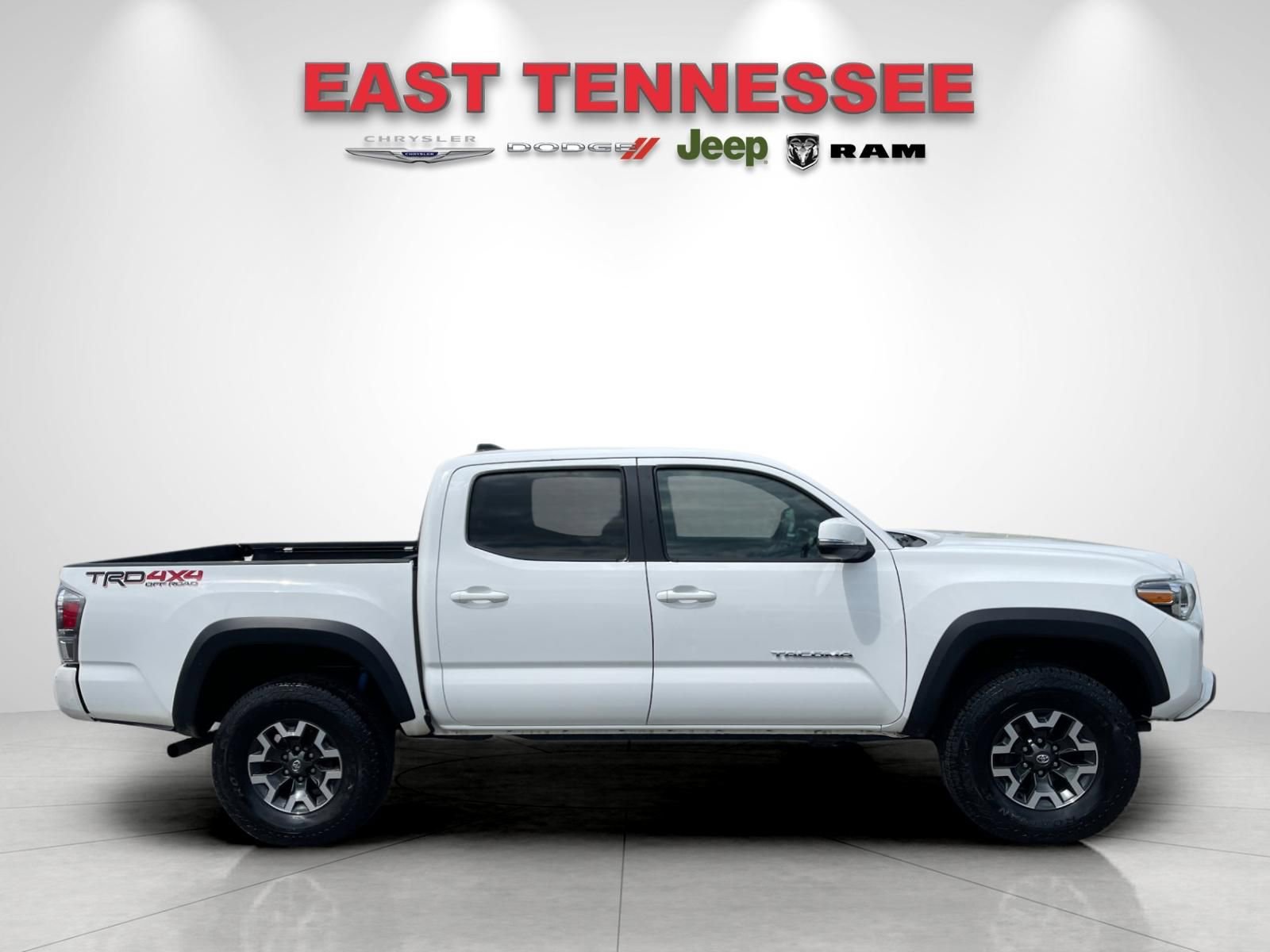 Used 2021 Toyota Tacoma TRD Off-Road w/ Technology Package AWD/4WD image 2