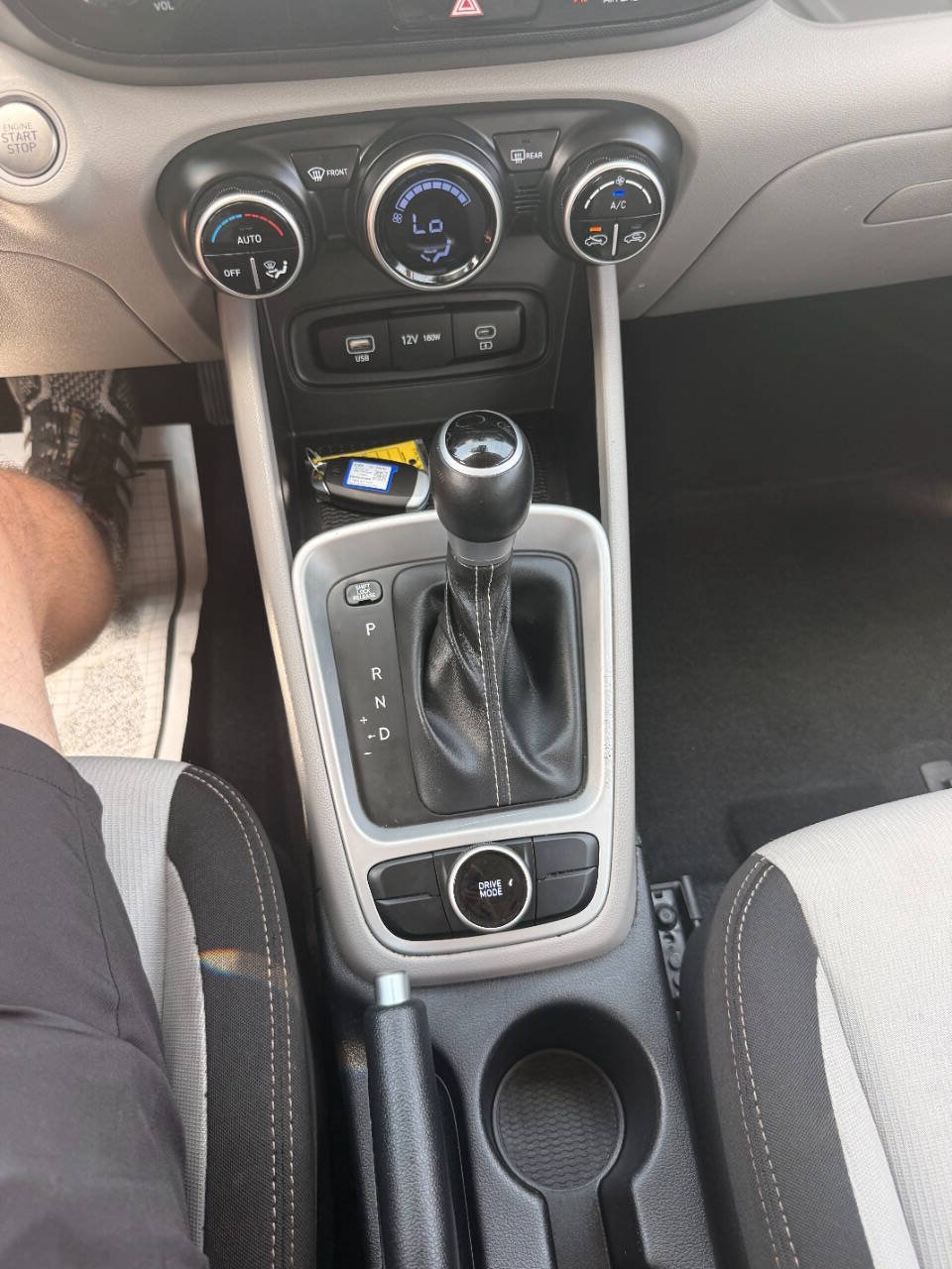 Used 2025 Hyundai Venue SEL FWD image 49