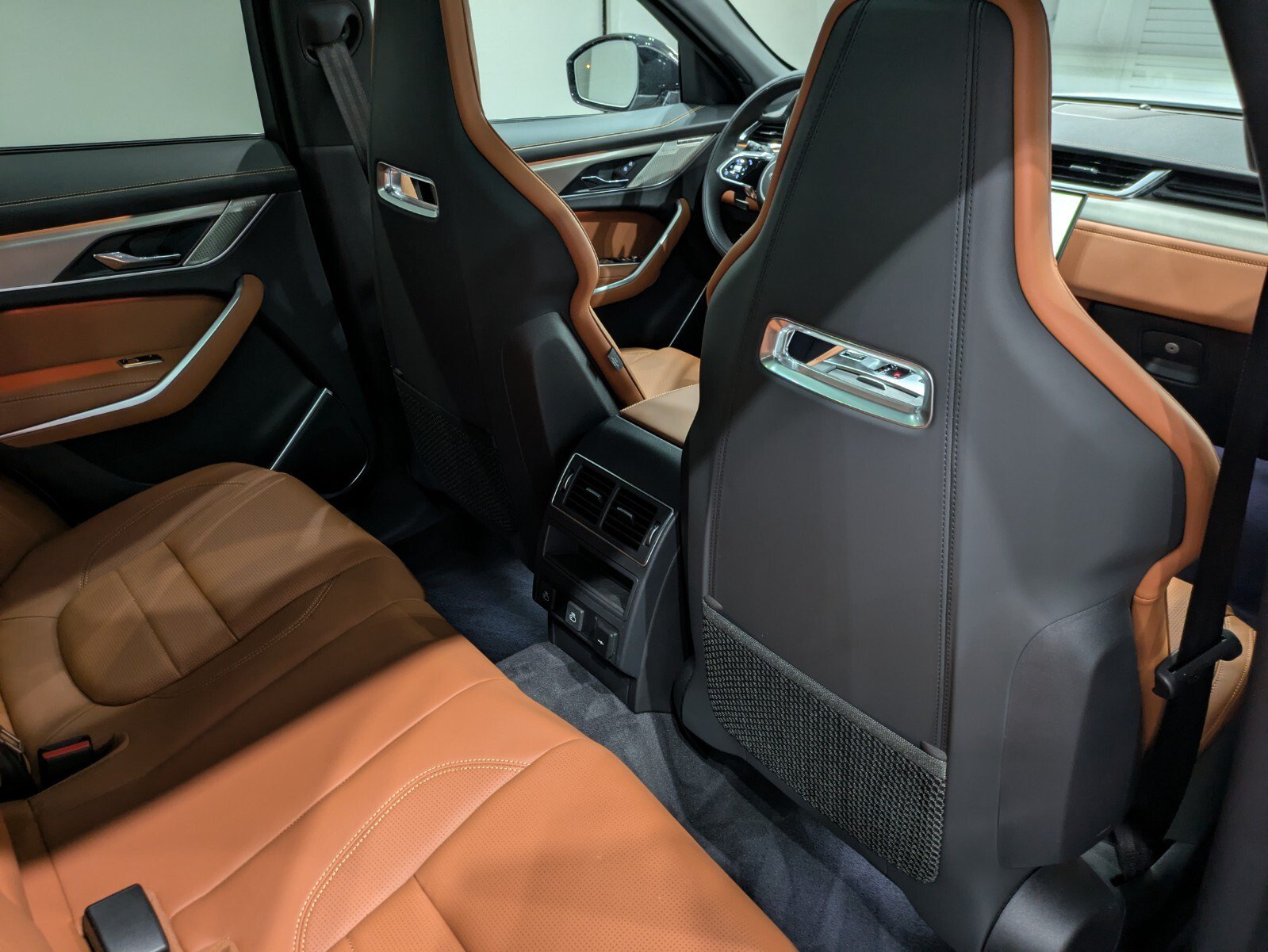 New 2026 Jaguar F-PACE R-Dynamic S AWD/4WD image 22
