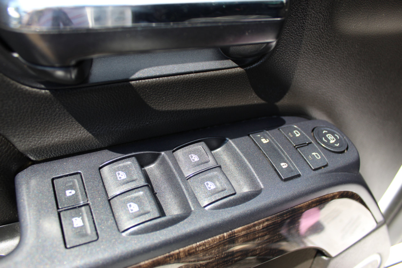 Used 2015 GMC Sierra 3500 Denali image 25