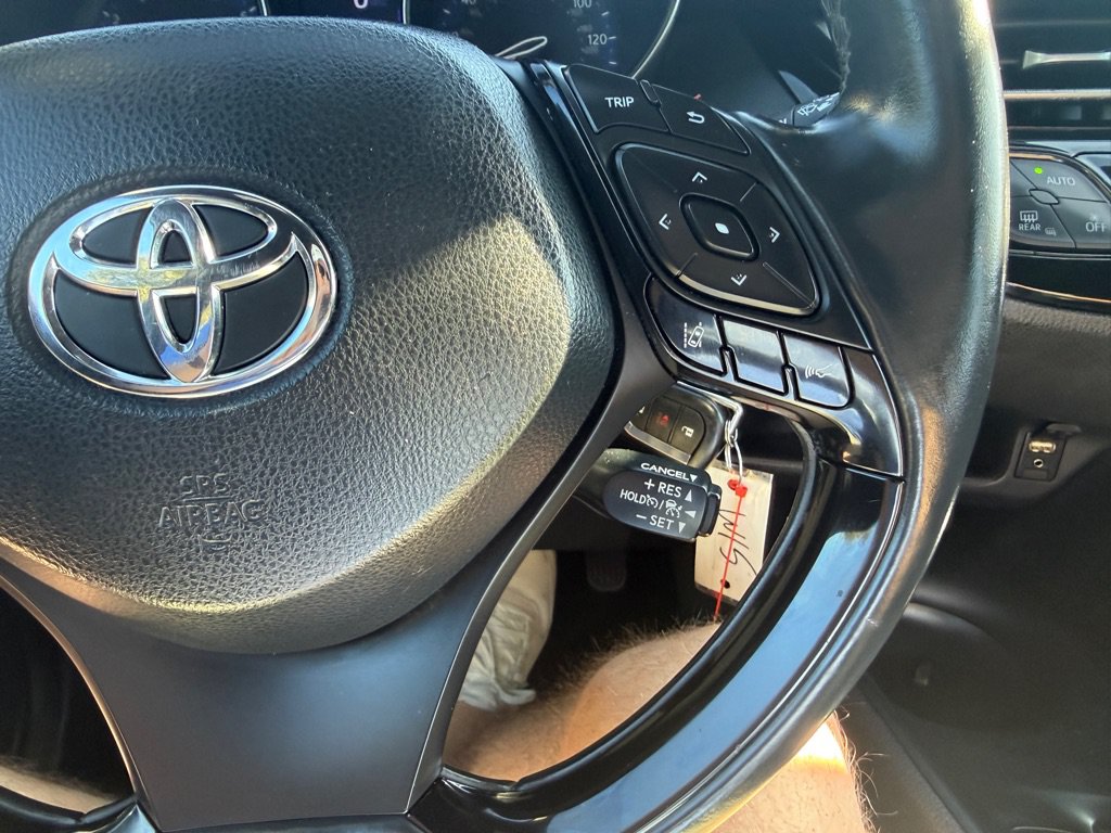 Used 2018 Toyota C-HR XLE FWD image 25