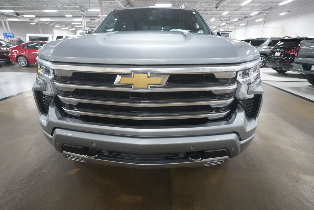 Used 2024 Chevrolet Silverado 1500 High Country w/ Technology Package AWD/4WD image 21
